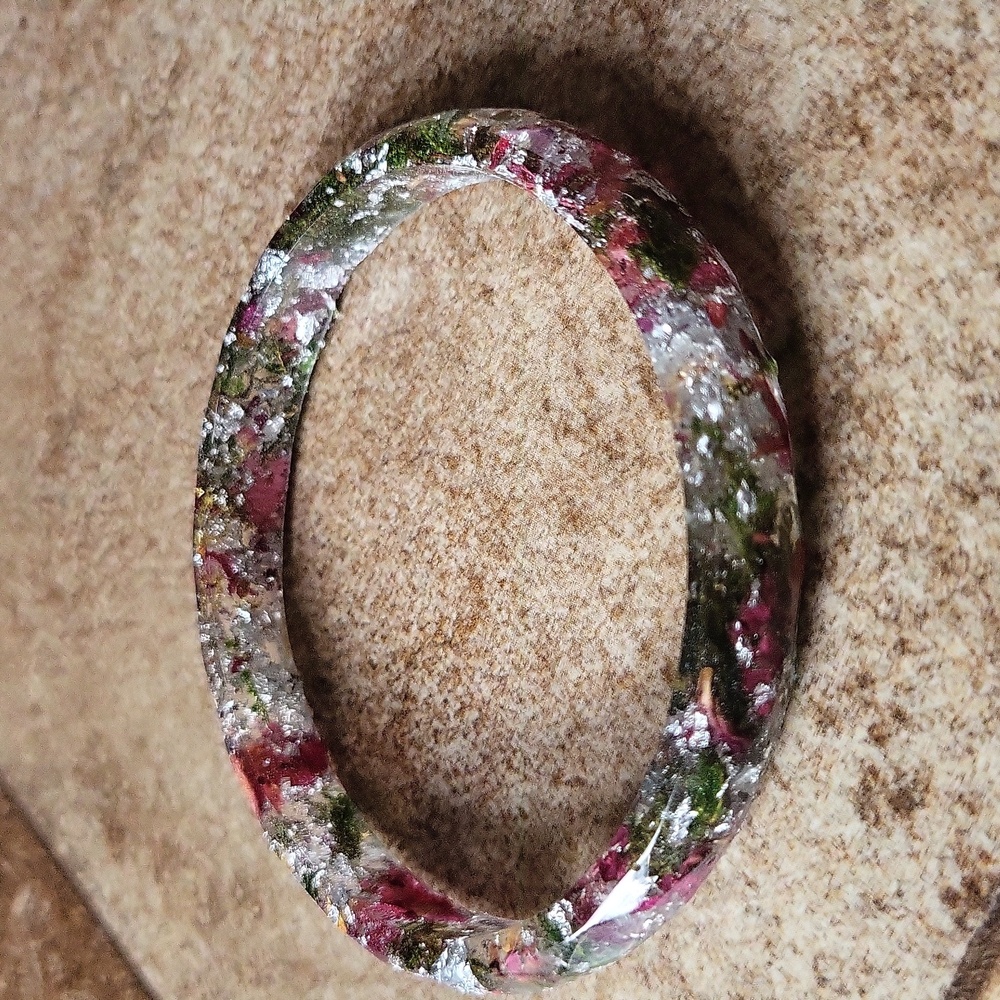 2.75 inch Flower Resin Bangle
